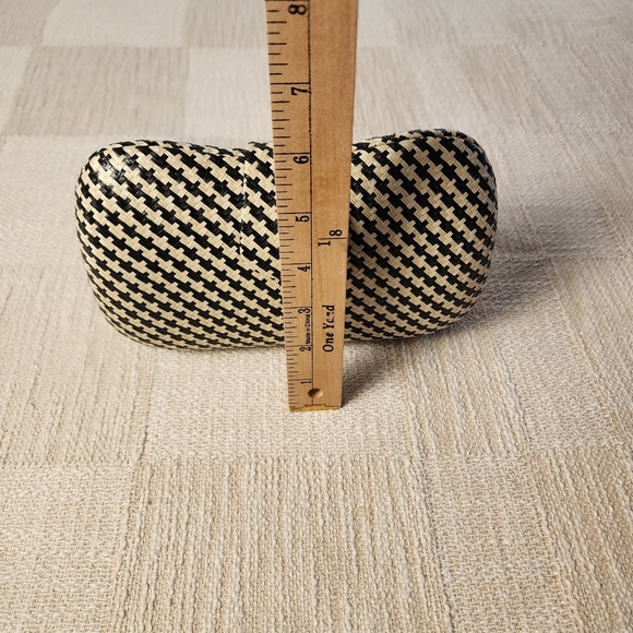 Y2K Banana Republic Woven Black and Tan Clutch - Picture 7 of 7